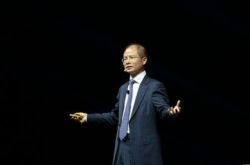 华为徐直军:若美国继续阻止,我们它可能赢不
