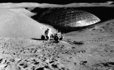 第一个成功登上月球的人是谁，阿姆斯特朗临死前爆出UFO的未解