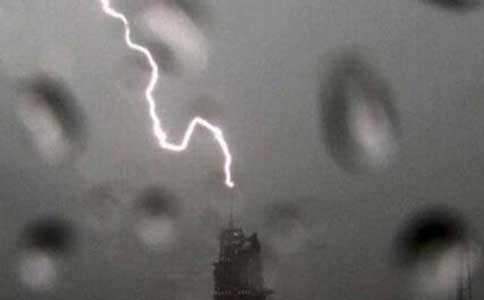 盘点全球遭天打雷劈的诡异事件,法国三个士兵被雷击成灰烬(图2) 天打雷劈是真的吗