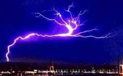 盘点全球遭天打雷劈的诡异事件,法国三个士兵被雷击成灰烬(图7) 天打雷劈是真的吗