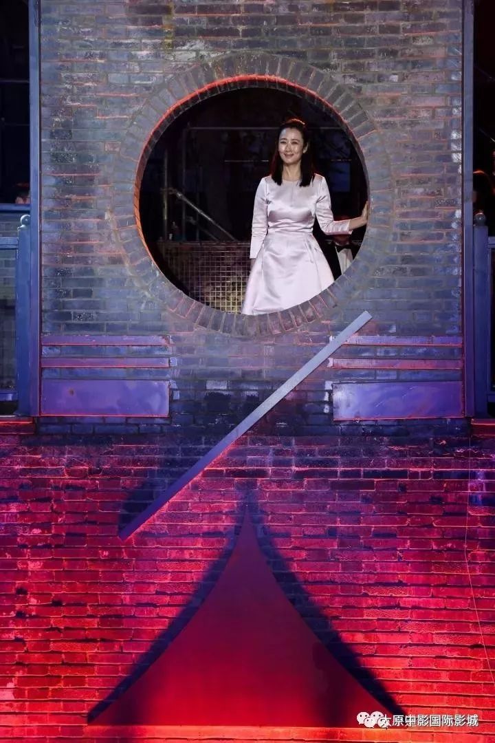 平遥国际电影展开幕 影人齐聚卧虎藏龙 (图9) 平遥国际电影展开幕 影人齐聚卧虎藏龙 (图9)