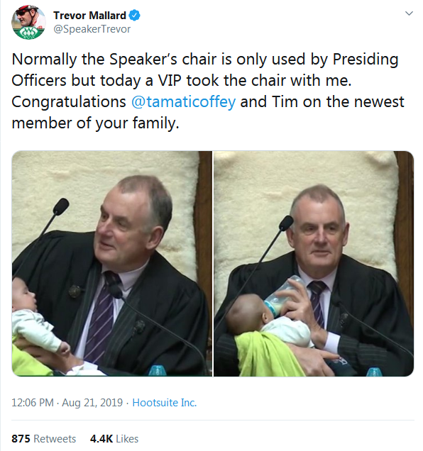 前有总理“带娃开会”,新西兰议长现在边主持边给孩子喂奶(图3) 前有总理“带娃开会”,新西兰议长现在边主持边给孩子喂奶(图3)