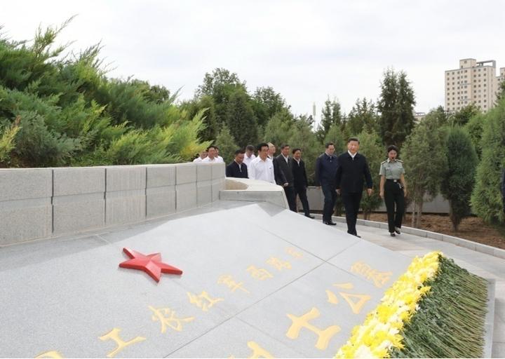 习近平甘肃行的4个难忘瞬间(图2) 习近平甘肃行的4个难忘瞬间(图2)