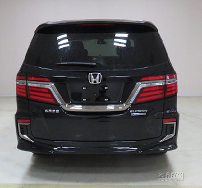 混动版油耗低 新款艾力绅或9月11日上市(图3) 综合油耗5.9L/100km 艾力绅混动9月上市