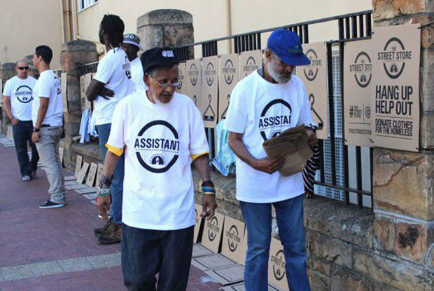 街头捐赠商店,保护受助人尊严(图4) 街头捐赠商店,保护受助人尊严--置顶表情