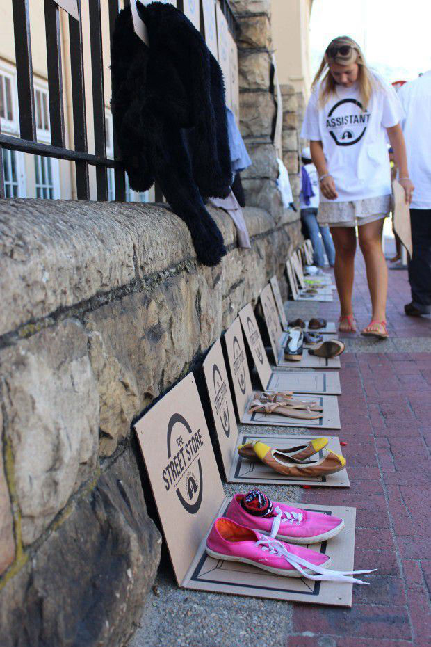 街头捐赠商店,保护受助人尊严(图6) 街头捐赠商店,保护受助人尊严--置顶表情