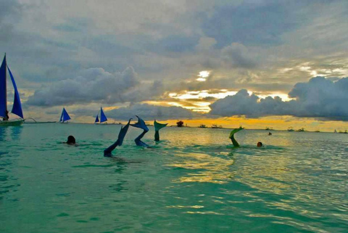 游泳学校教会你如何成为一个美人鱼(图5) 游泳学校教会你如何成为一个美人鱼--置顶表情