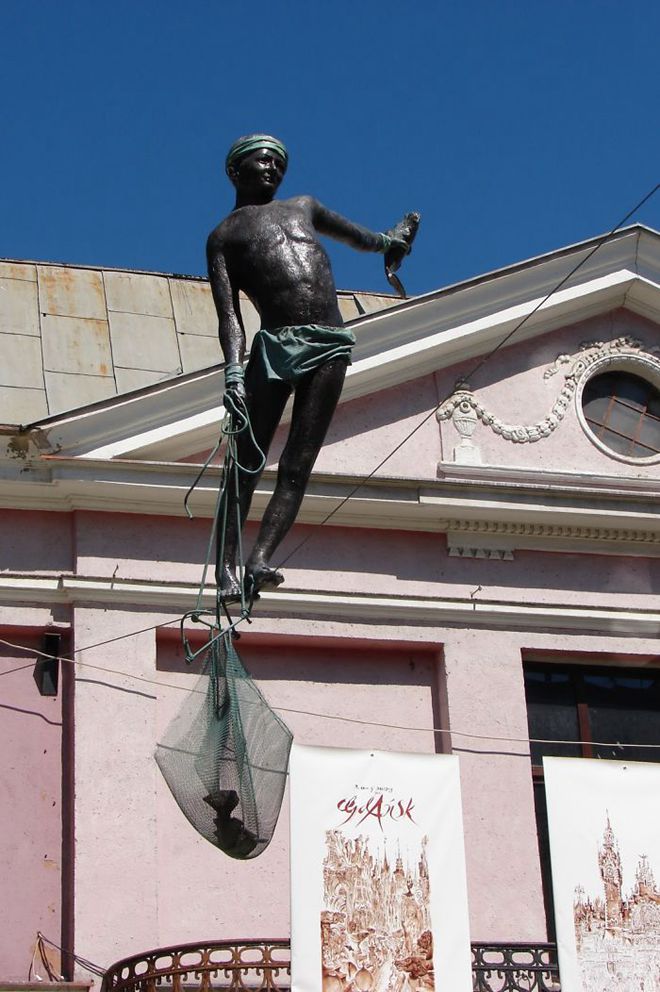 17个形态怪异的雕塑(图3) 17个形态怪异的雕塑--置顶表情