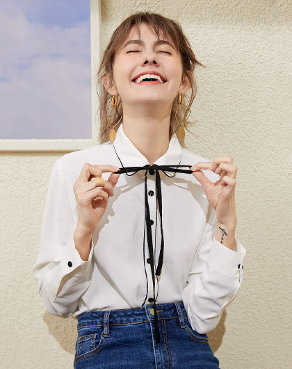 撞色娃娃领女款雪纺衬衫(图1) 撞色娃娃领女款雪纺衬衫(图1)