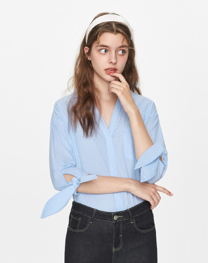 春季新款甜美可爱风衬衣纯色V领中袖宽松显瘦舒适中袖衬衫(图1) 春季新款甜美可爱风衬衣纯色V领中袖宽松显瘦舒适中袖衬衫(图1)